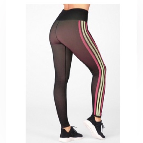 Fabletics 2 piece outfit! Long sleeve cropped top & matching leggings size M. - Picture 3 of 4